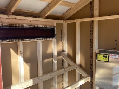 6x10 Quaker Coop Interior